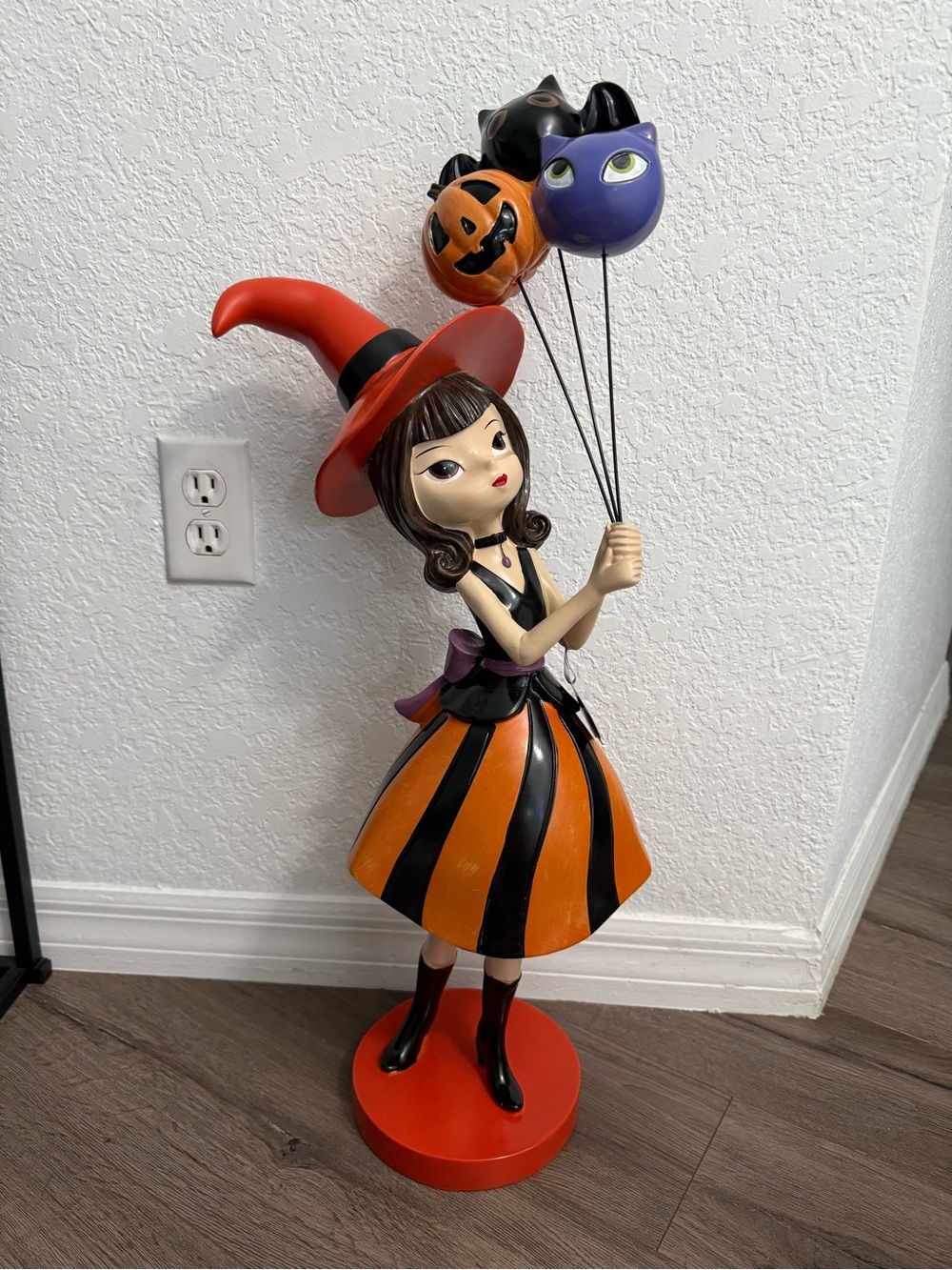NEW! XL 29” Bella Lux Vintage Halloween Witch with Balloons VHTF